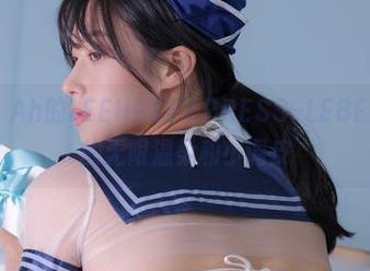 Myung Ah的LEEHEEEXPRESS–LEBE:私拍中的无限温柔和小调皮